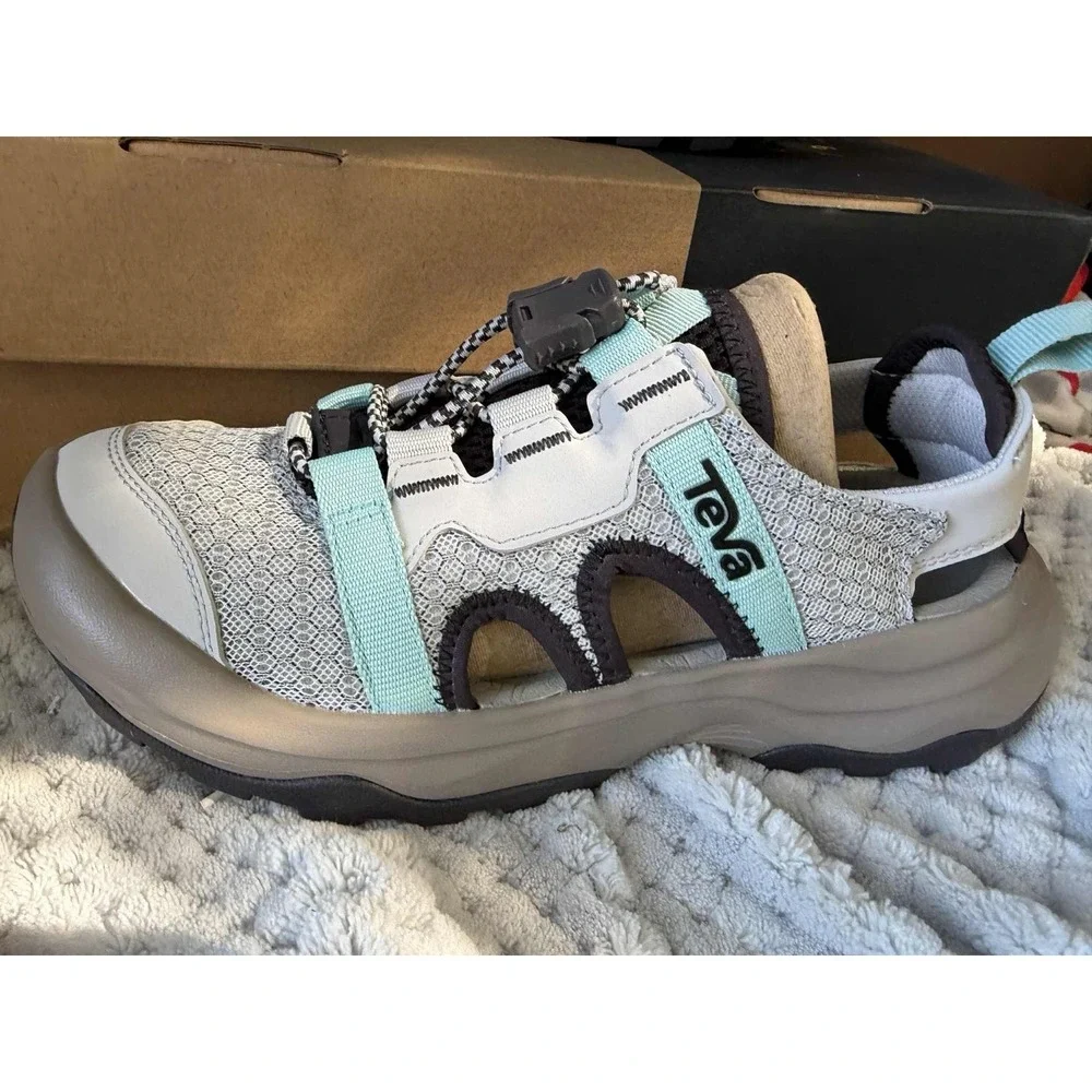 Teva women's Outflow Sandal Lunar rock size 5